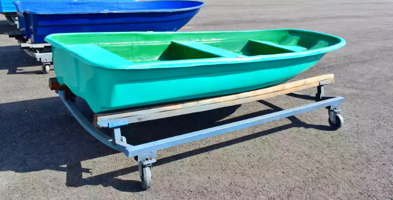 Стеклопластиковая лодка Старт (тримаран) в Геленджике