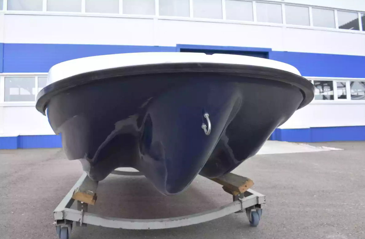 Стеклопластиковая лодка Пингвин New (тримаран) в Геленджике