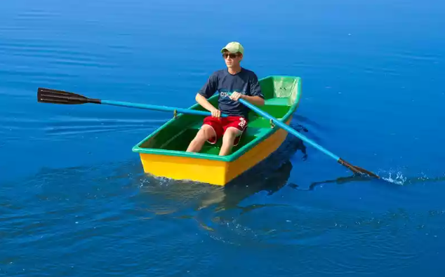 Стеклопластиковая лодка Малютка в Геленджике