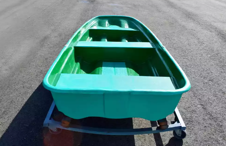 Стеклопластиковая лодка Старт (тримаран) в Геленджике