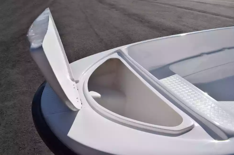 Стеклопластиковая лодка Пингвин (тримаран) в Геленджике