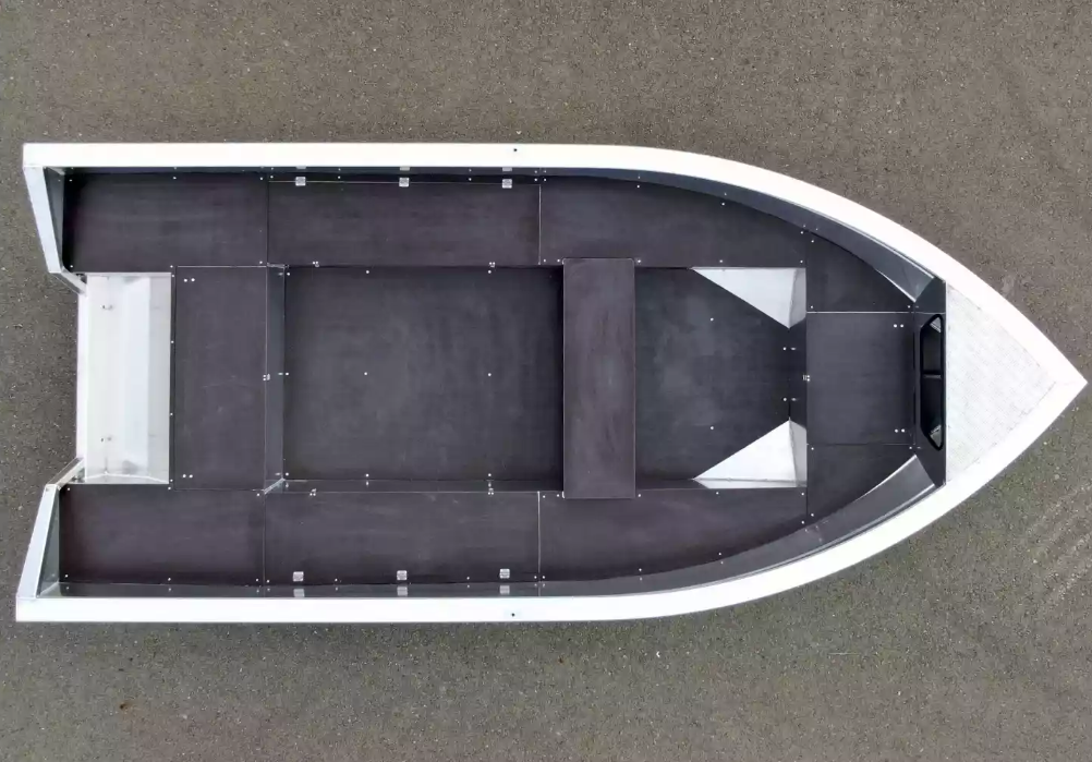 Алюминиевая лодка  Неман-420 в Геленджике