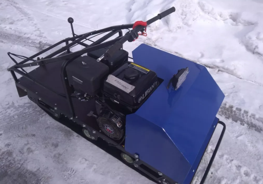 Мотобуксировщик AhtaR ЗИМА с реверсом (задний ход) в Геленджике