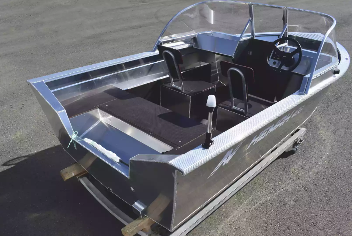 Алюминиевая лодка  Неман-400 DCM в Геленджике