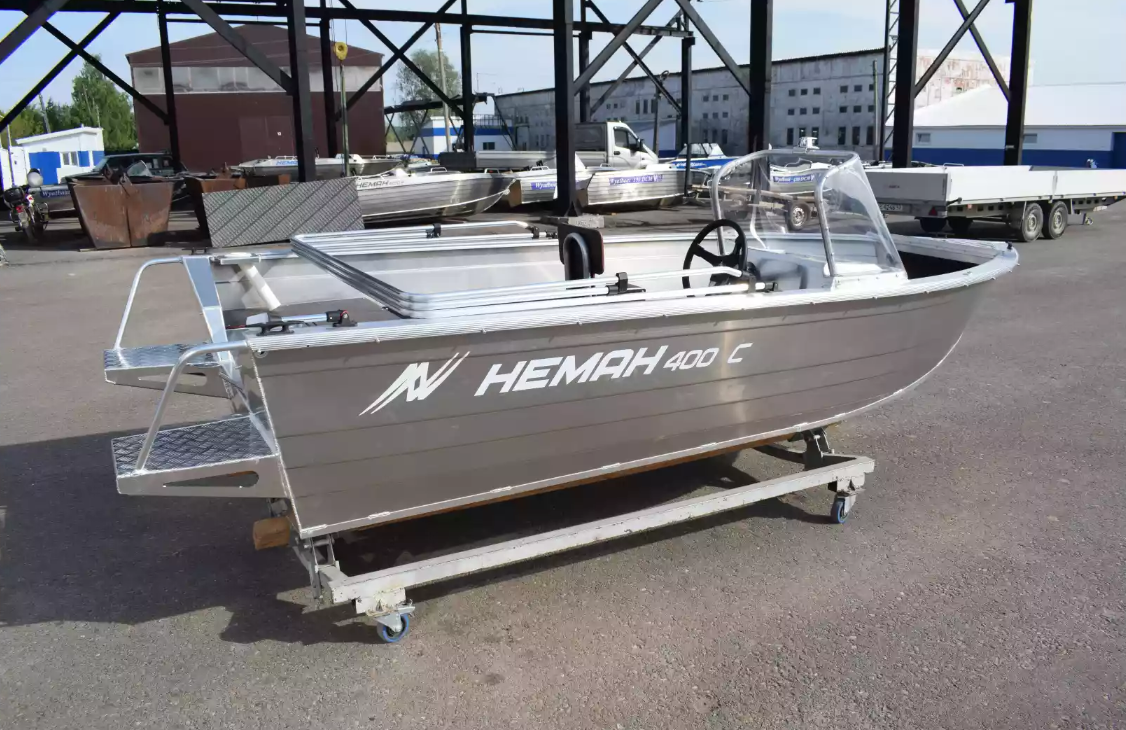 Алюминиевая лодка Неман-400 С в Геленджике