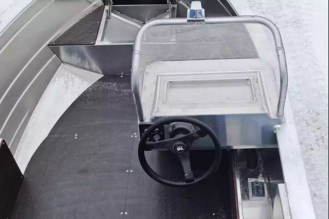 Алюминиевая лодка Неман-400 С в Геленджике