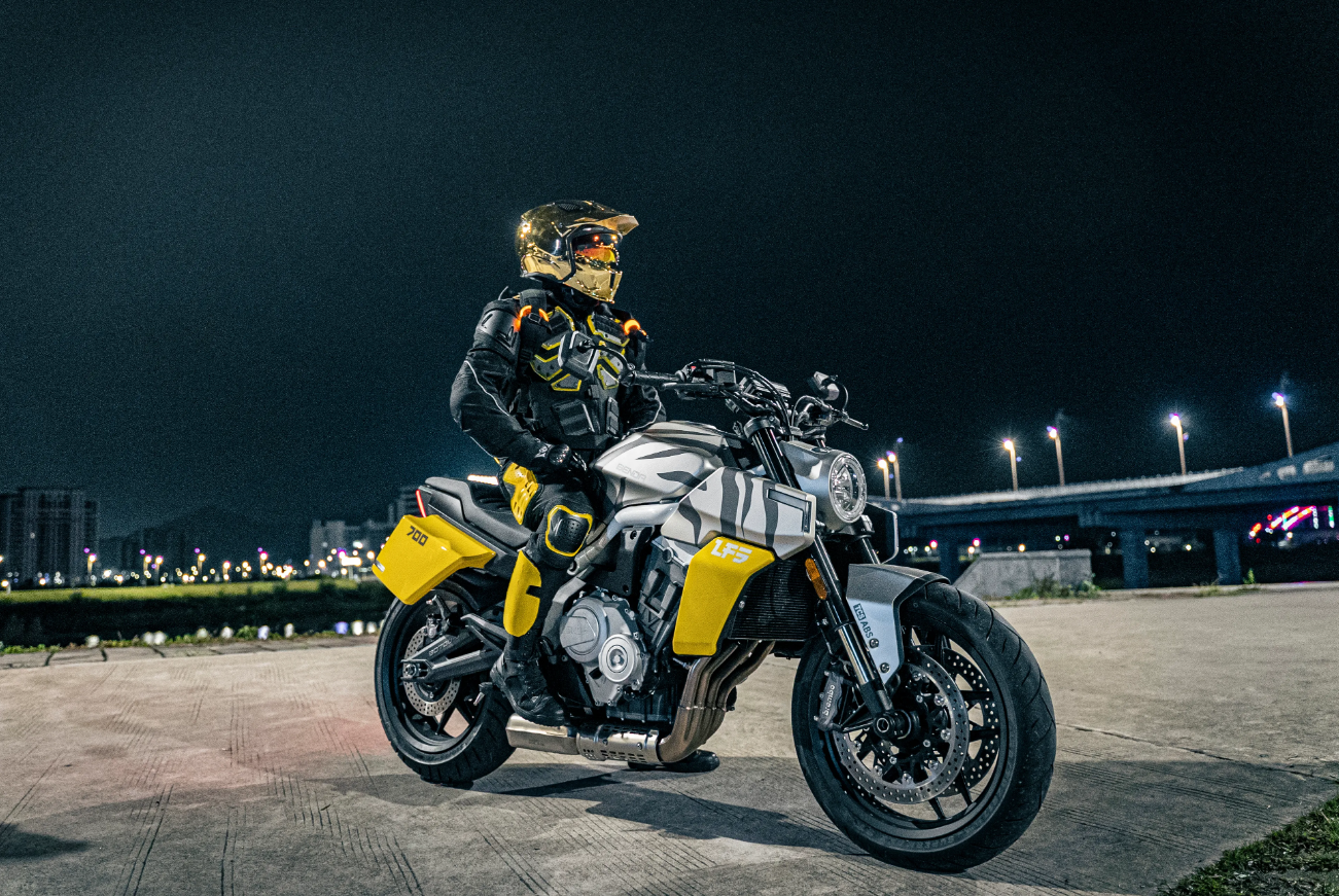 Мотоцикл Benda LFS 700 в Геленджике