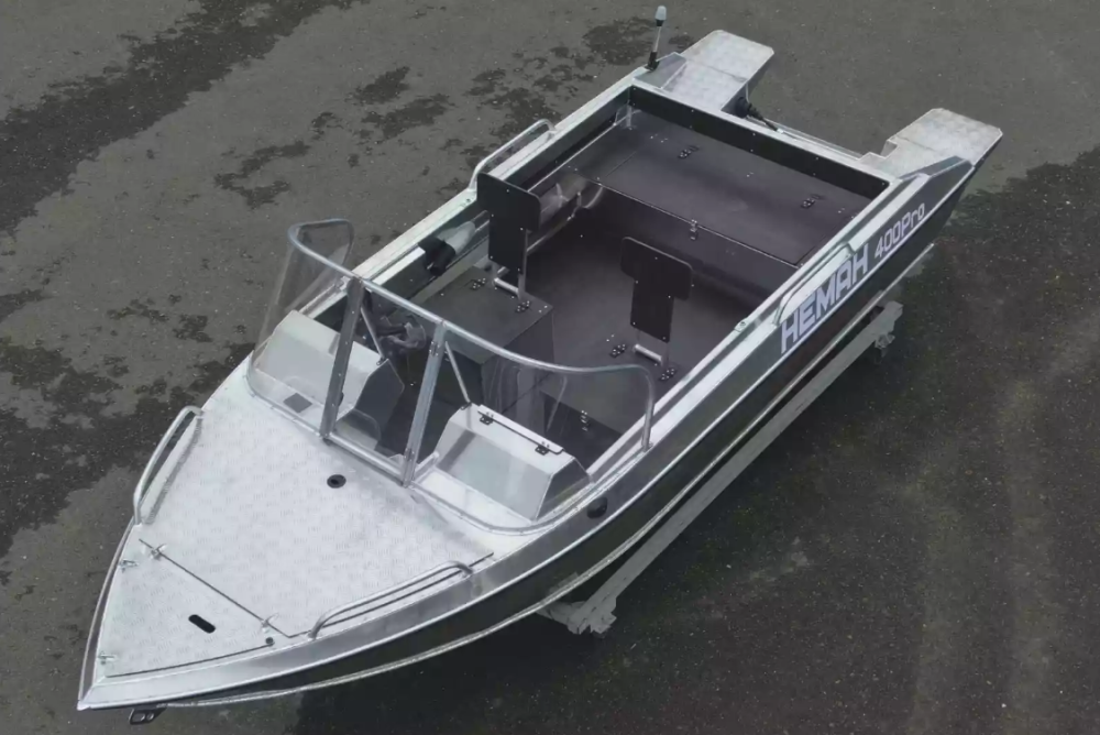 Алюминиевая лодка  Neman-400 PRO в Геленджике