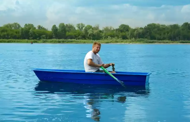 Стеклопластиковая лодка Малютка в Геленджике