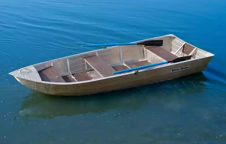 Алюминиевая лодка Вятка-Профи 32 в Геленджике