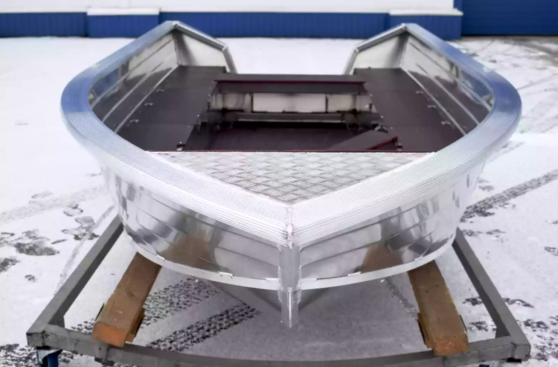 Алюминиевая лодка Неман-400 в Геленджике