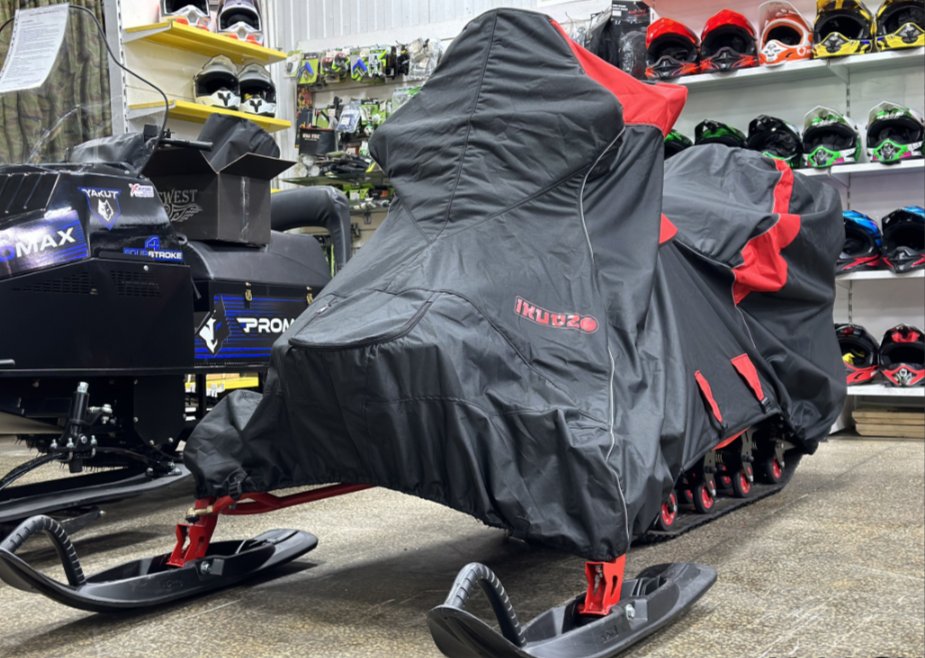 Чехол транспорт. снегохода IKUDZO HUNTER черно-красный Оксфорд ПРЕМИУМ качества с лого IKUDZO в Геленджике