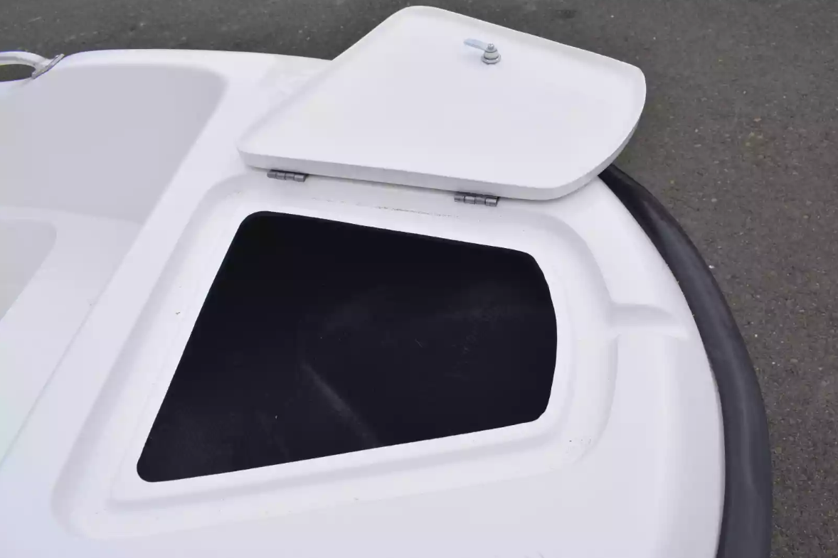 Стеклопластиковая лодка Пингвин New (тримаран) в Геленджике