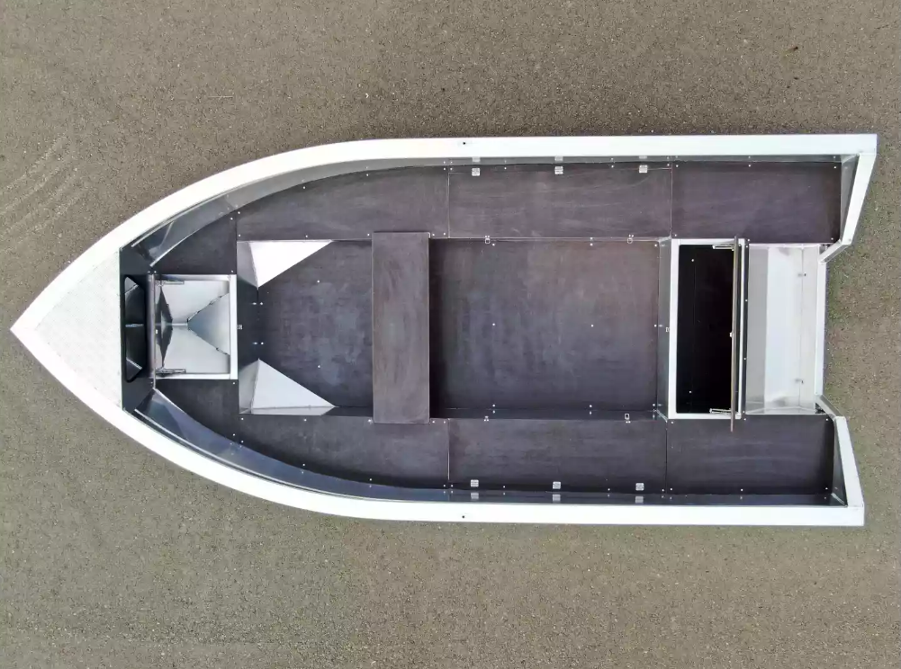 Алюминиевая лодка  Неман-420 в Геленджике