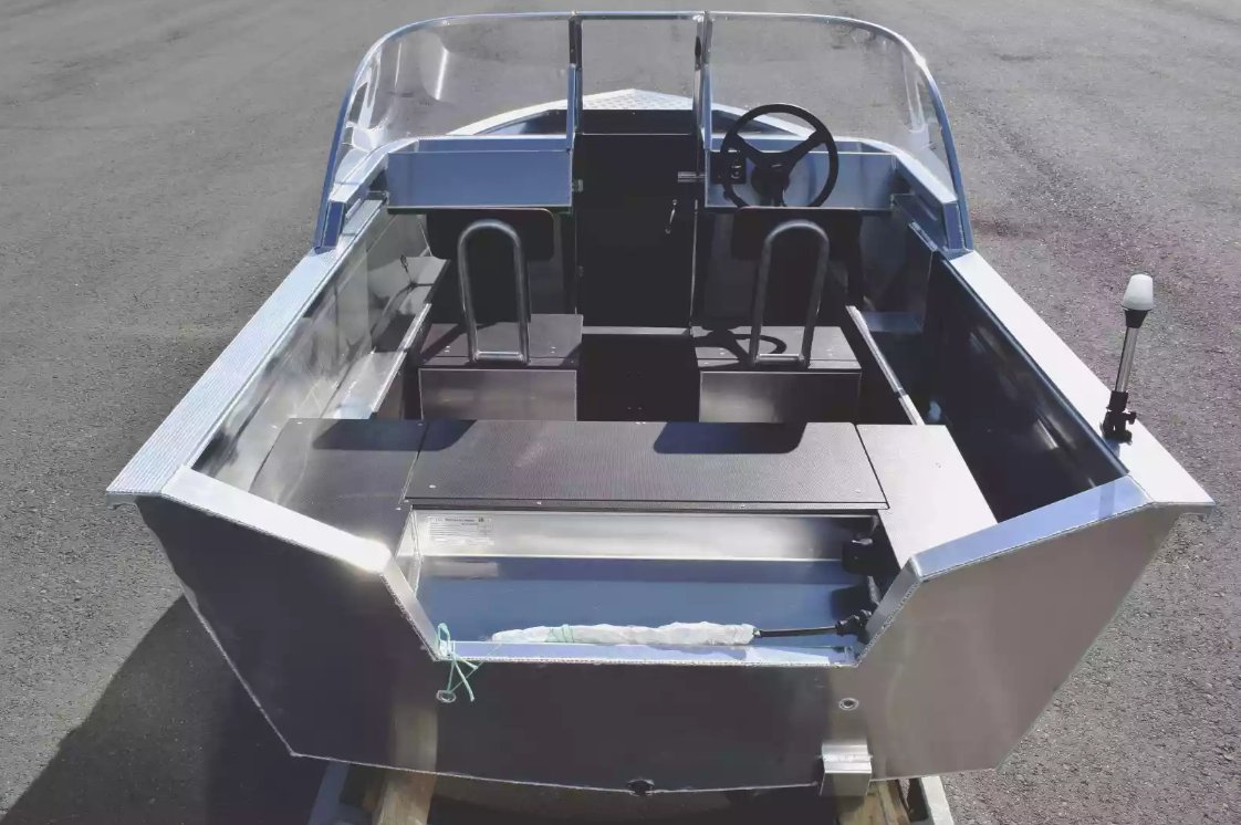 Алюминиевая лодка  Неман-400 DCM в Геленджике