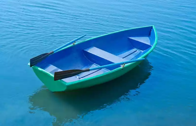 Стеклопластиковая лодка Дельфин в Геленджике