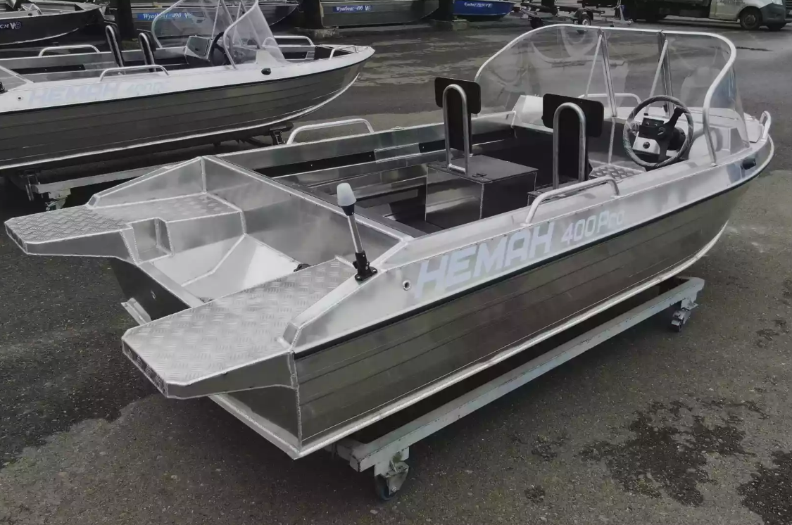 Алюминиевая лодка  Neman-400 PRO в Геленджике
