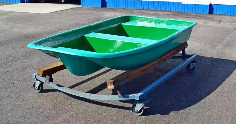 Стеклопластиковая лодка Старт (тримаран) в Геленджике