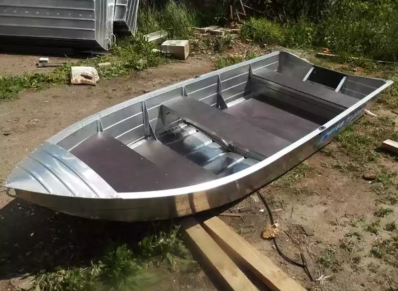 Алюминиевая лодка Вятка-Профи 37 в Геленджике