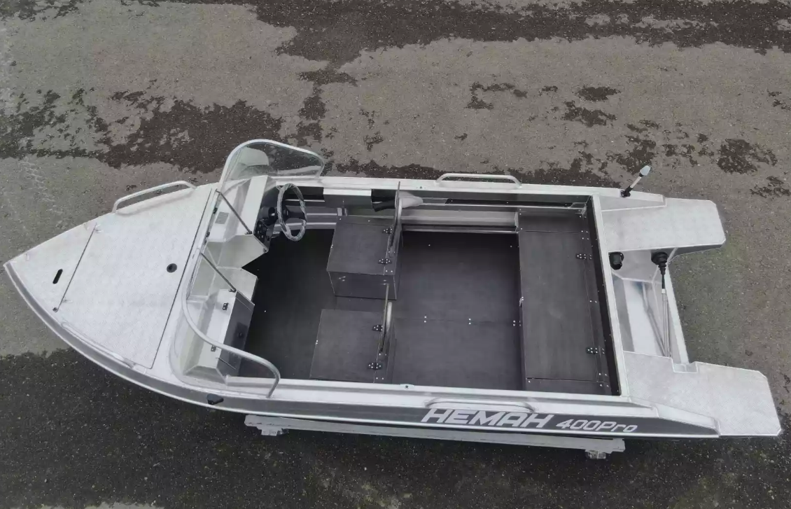 Алюминиевая лодка  Neman-400 PRO в Геленджике