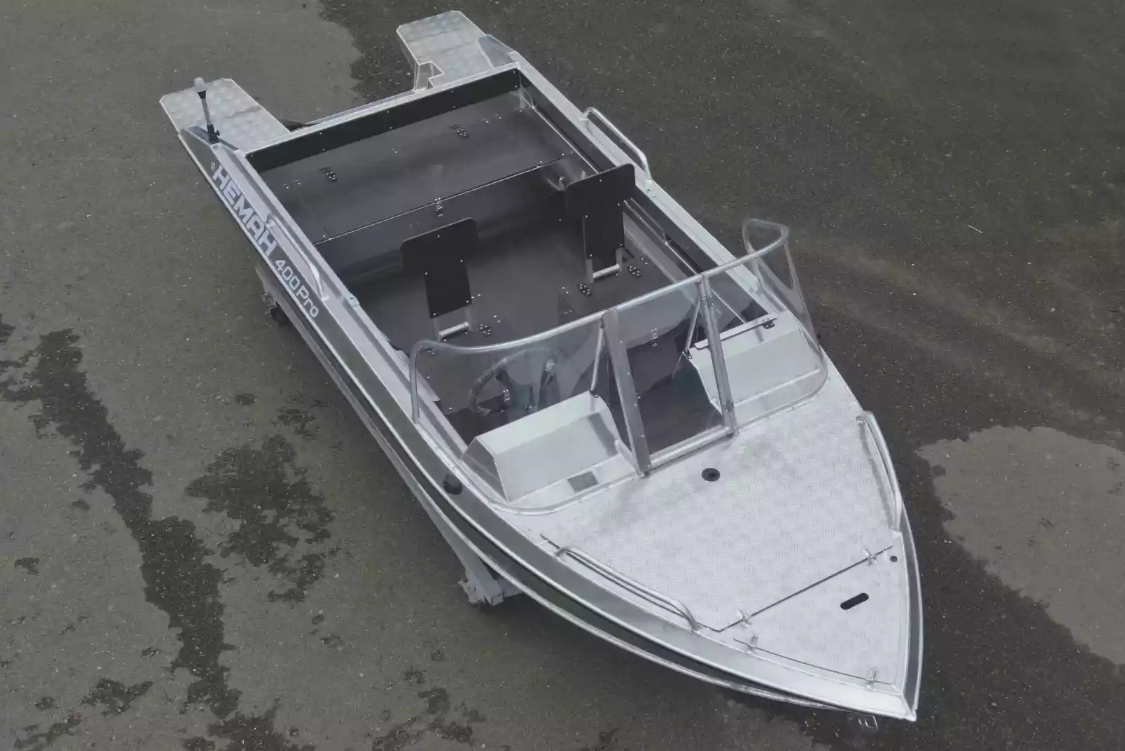Алюминиевая лодка  Neman-400 PRO в Геленджике