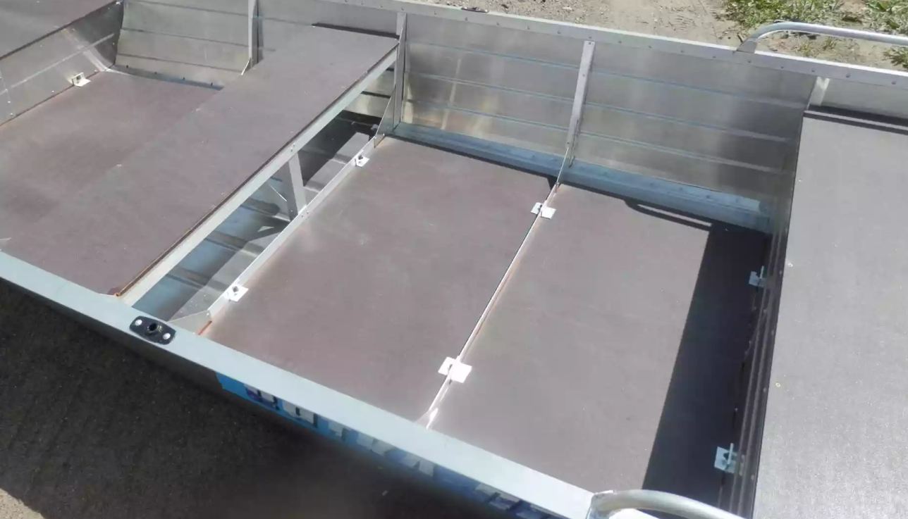 Алюминиевая лодка Вятка-Профи 32 в Геленджике