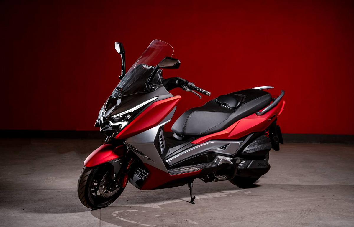 МАКСИСКУТЕР ARIIC 318 в Геленджике