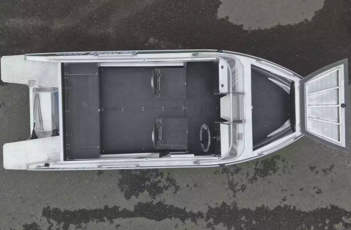 Алюминиевая лодка  Neman-400 PRO в Геленджике