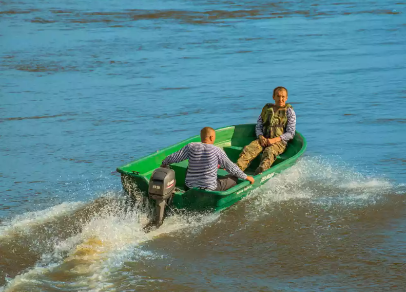 Стеклопластиковая лодка Neman-340 (тримаран) в Геленджике