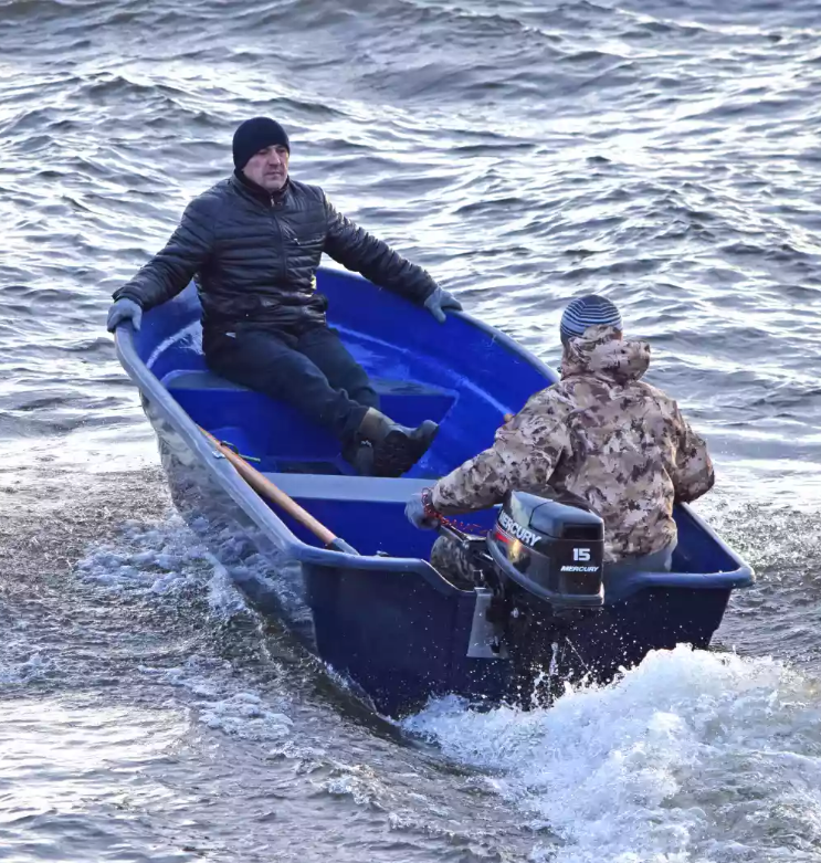 Стеклопластиковая лодка Neman-340 (тримаран) в Геленджике