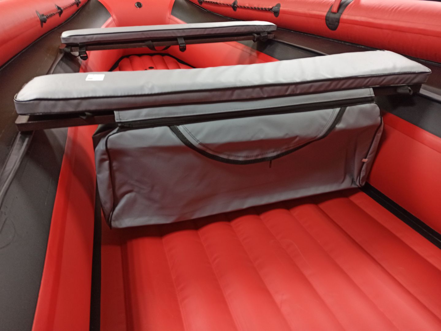 КОМПЛЕКТ МЯГКИХ НАКЛАДОК С СУМКОЙ ДЛЯ ЛОДОК 90Х20 СЕРЫЙ в Геленджике