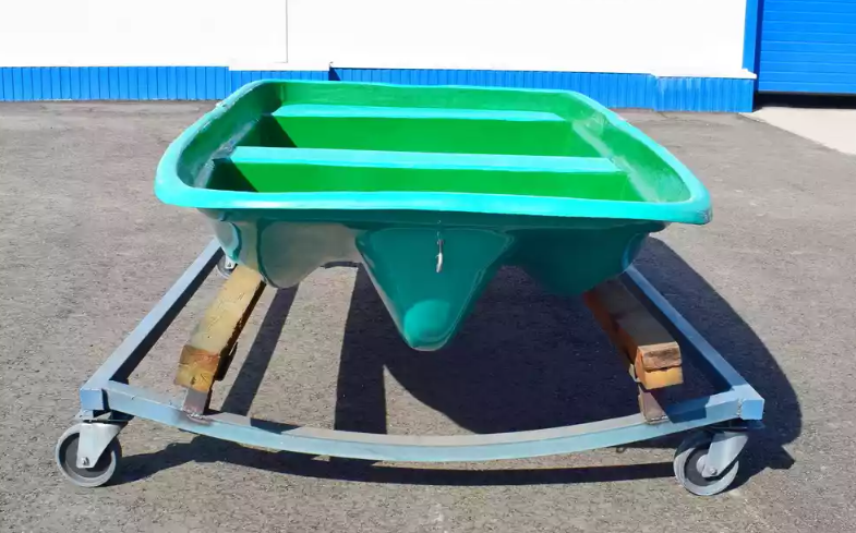 Стеклопластиковая лодка Старт (тримаран) в Геленджике