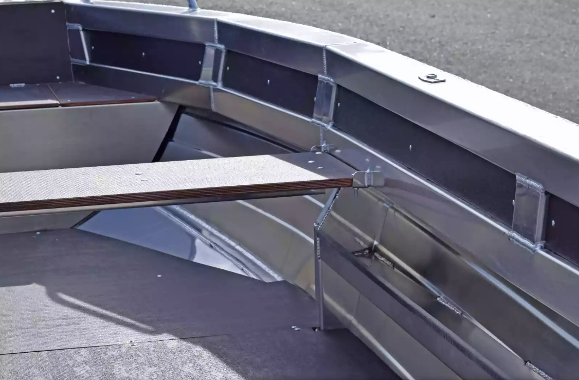 Алюминиевая лодка  Неман-480 Р в Геленджике