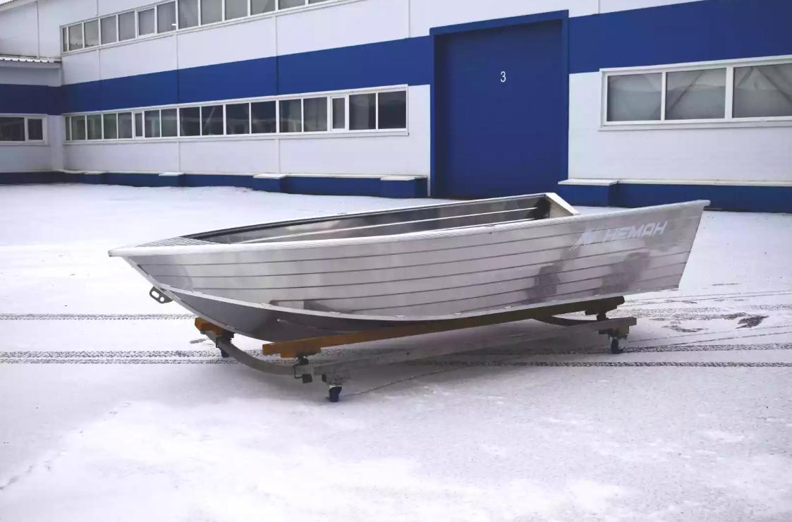 Алюминиевая лодка Неман-400 в Геленджике