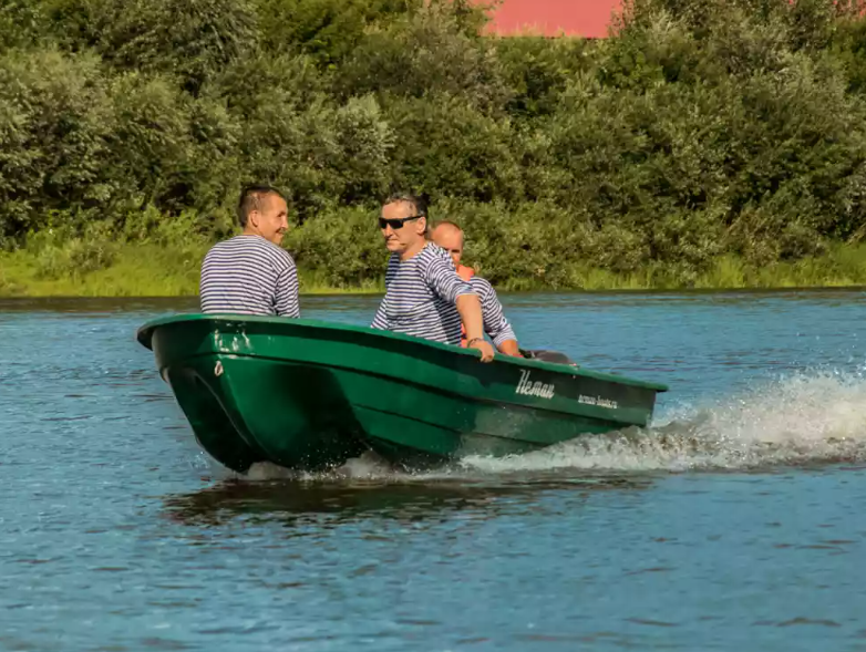 Стеклопластиковая лодка Neman-340 (тримаран) в Геленджике