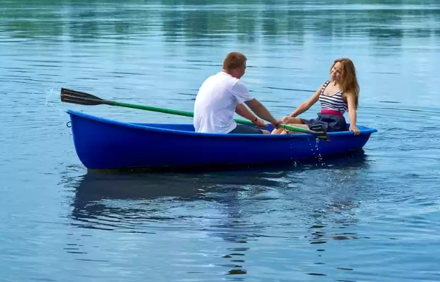 Стеклопластиковая лодка Дельфин в Геленджике