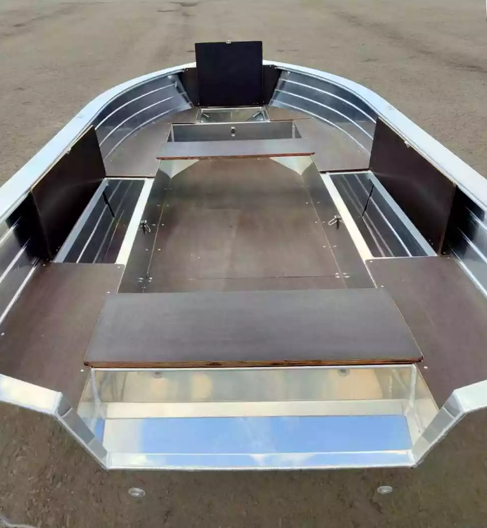 Алюминиевая лодка Неман-400 в Геленджике