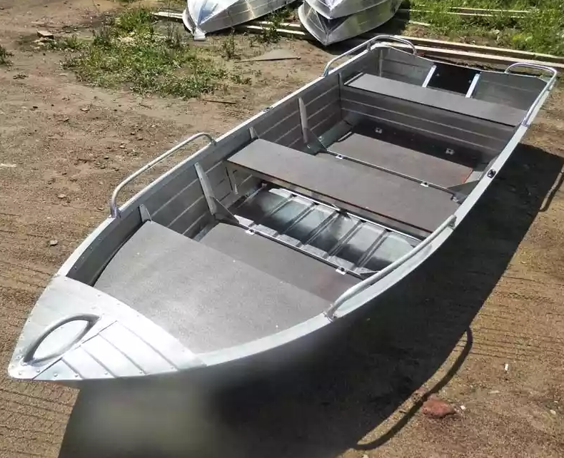 Алюминиевая лодка Вятка-Профи 37 в Геленджике