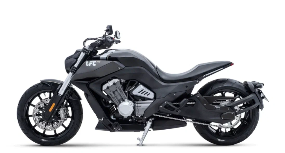 Мотоцикл Benda LFC 700 в Геленджике