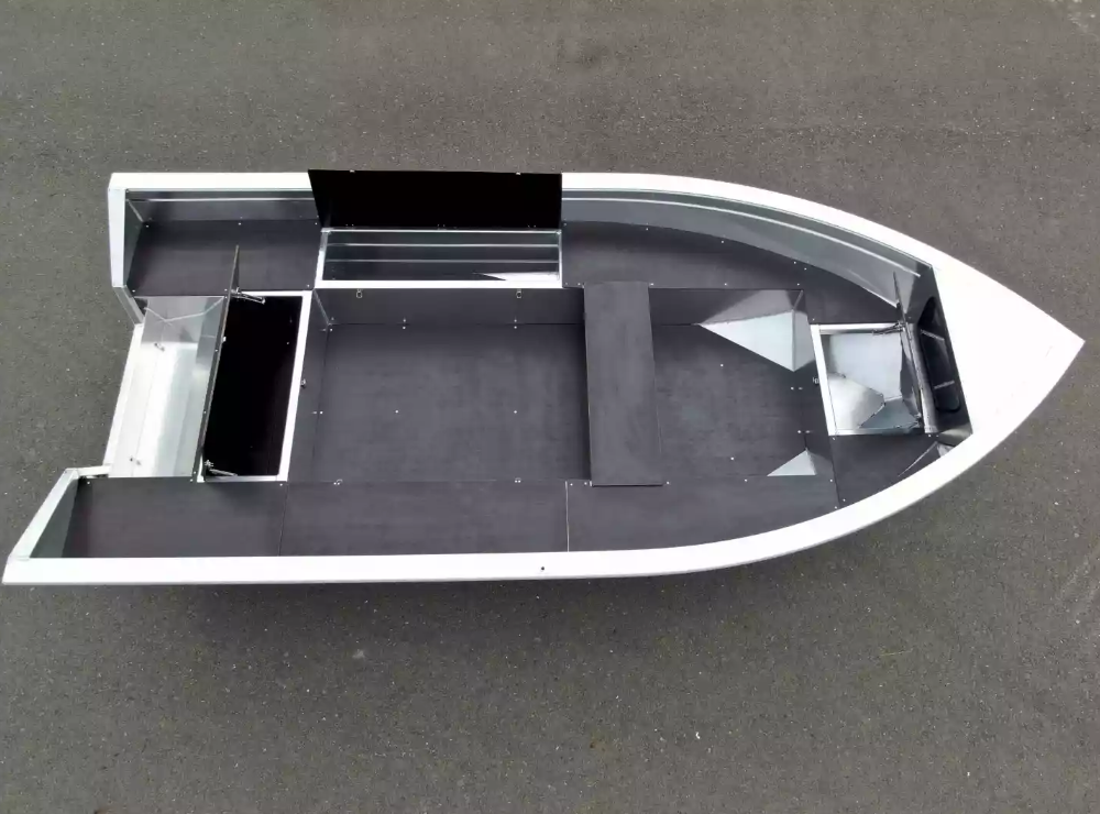 Алюминиевая лодка  Неман-420 в Геленджике