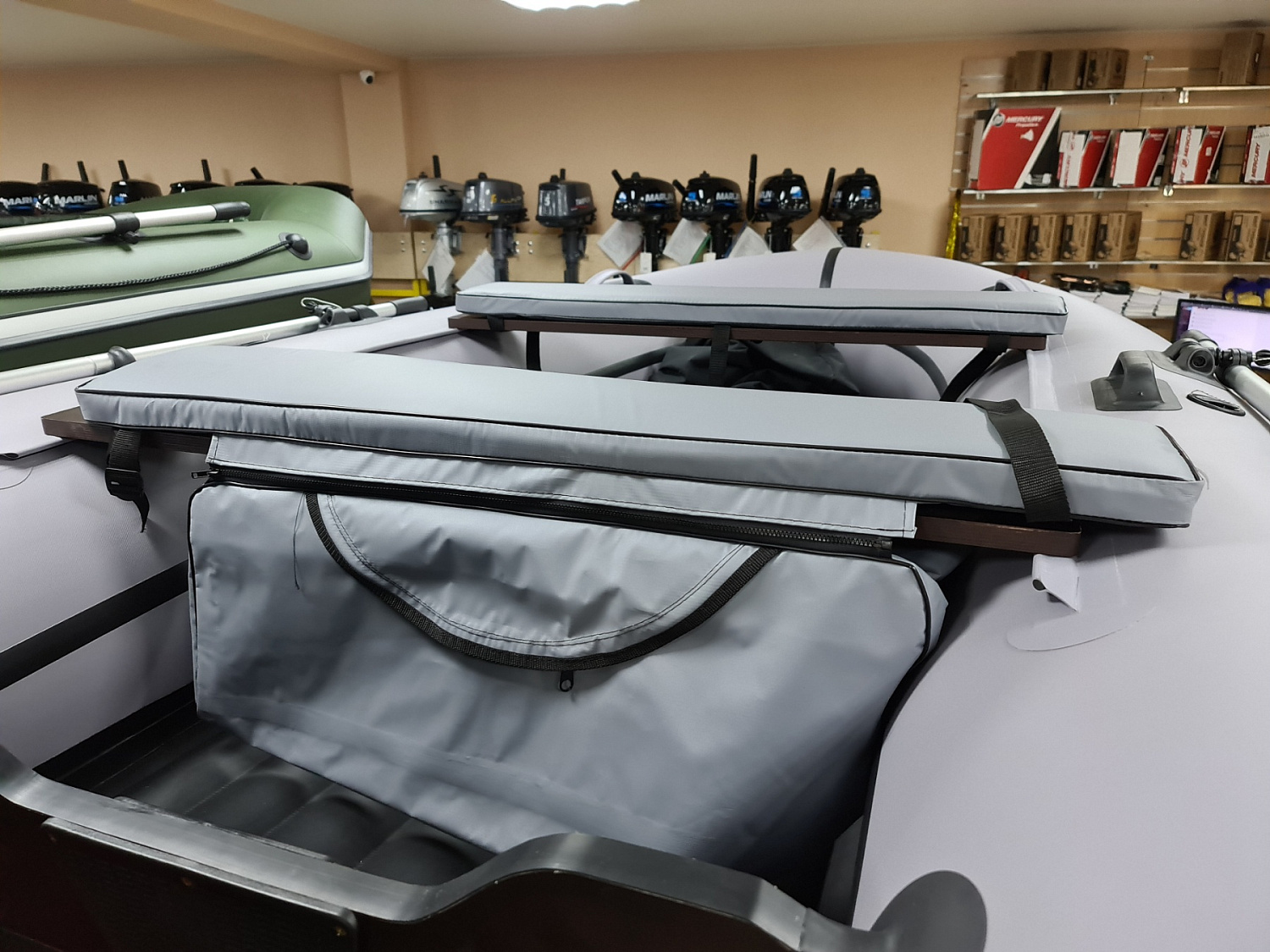 КОМПЛЕКТ МЯГКИХ НАКЛАДОК С СУМКОЙ ДЛЯ ЛОДОК 90Х20 СЕРЫЙ в Геленджике