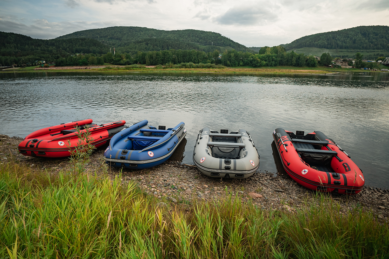 Лодка MISHIMO RIVER FJET PRO 410  под водомет в Геленджике