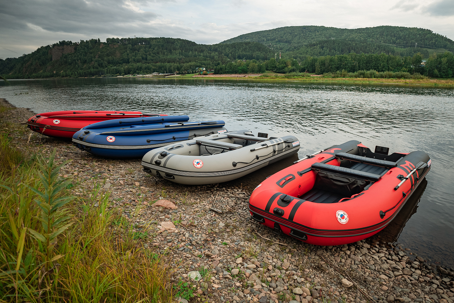 Лодка MISHIMO RIVER FJET PRO 410  под водомет в Геленджике