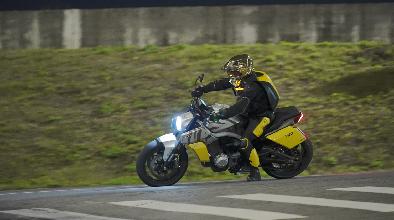 Мотоцикл Benda LFS 700 в Геленджике