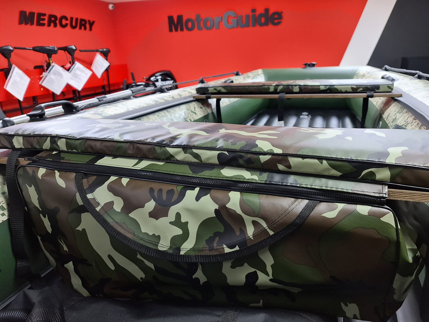 КОМПЛЕКТ МЯГКИХ НАКЛАДОК С СУМКОЙ ДЛЯ ЛОДОК 105Х20 КАМУФЛЯЖ в Геленджике