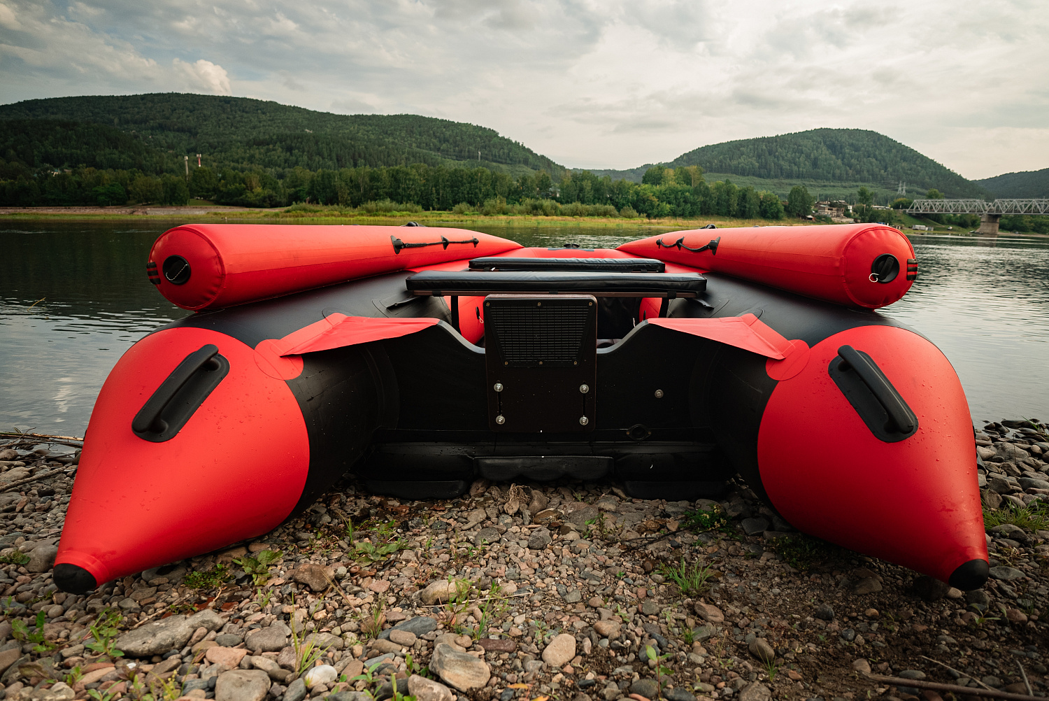 Лодка MISHIMO RIVER FJET PRO 410  под водомет в Геленджике