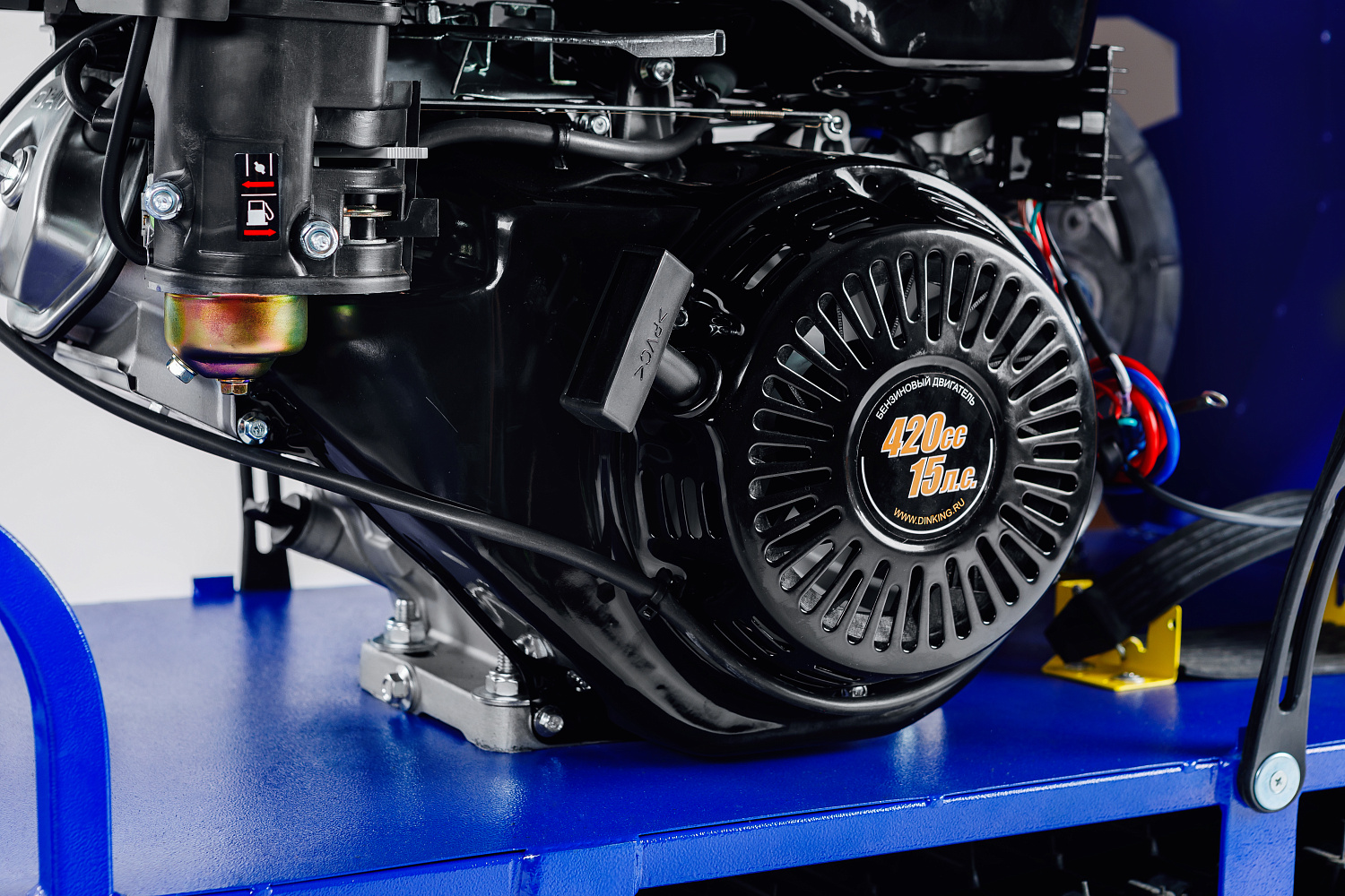 Мотобуксировщик SNOW DOG 17 с эл. запуском (DINKING) в Геленджике