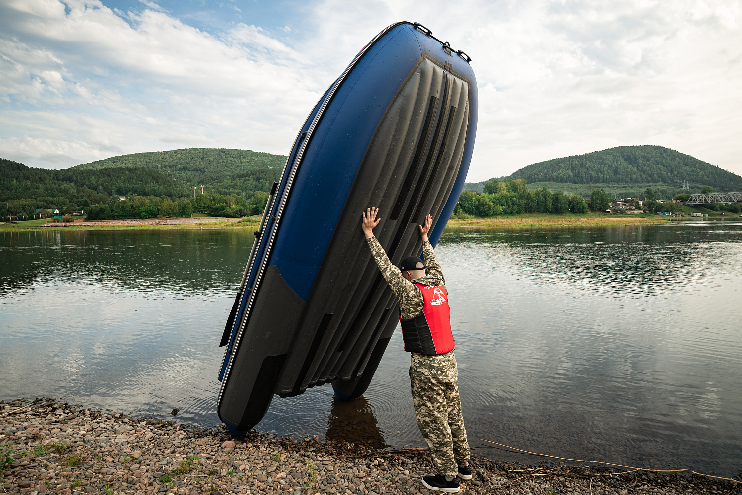 Лодка MISHIMO RIVER FJET PRO 410  под водомет в Геленджике