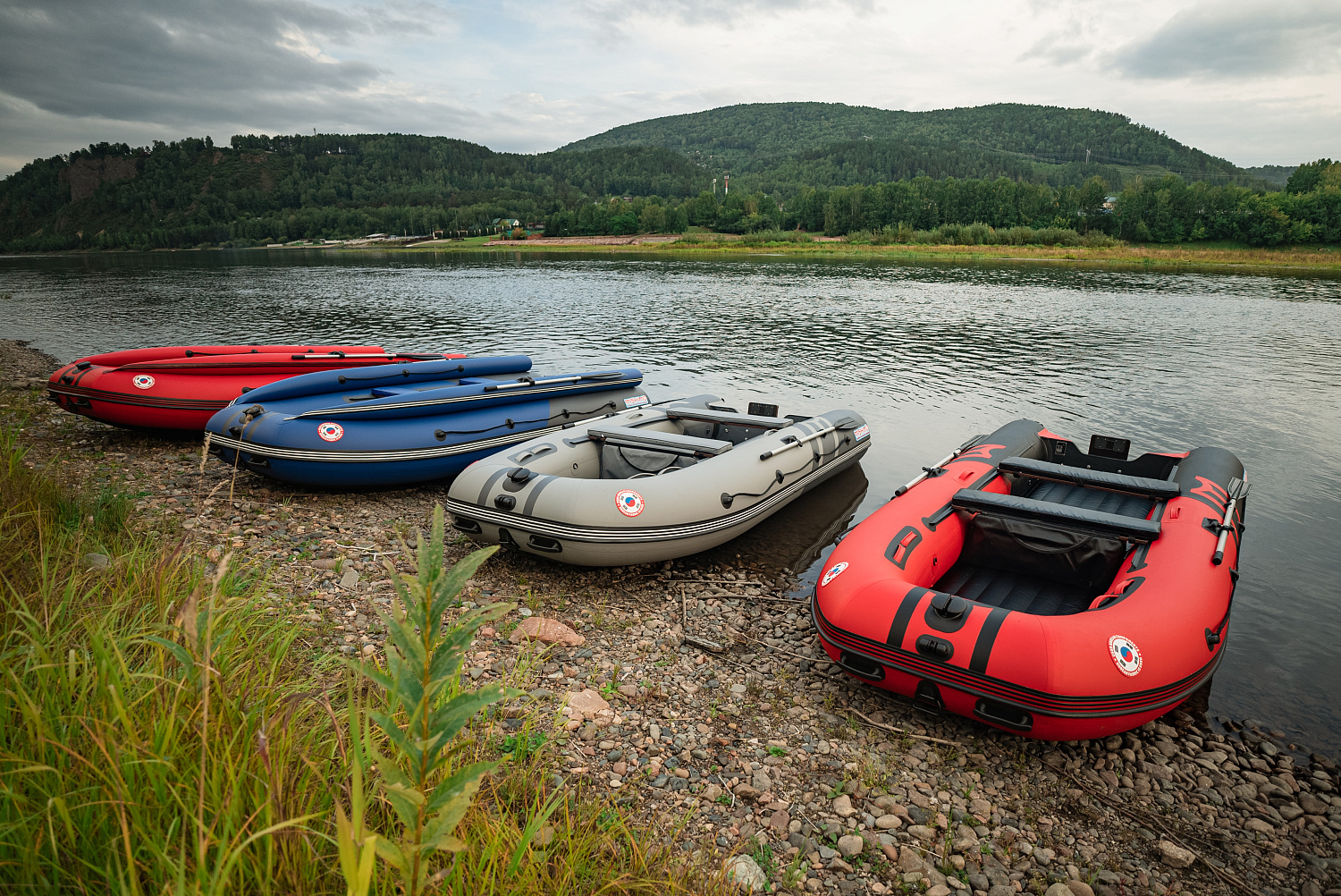 Лодка MISHIMO RIVER FJET PRO 410  под водомет в Геленджике